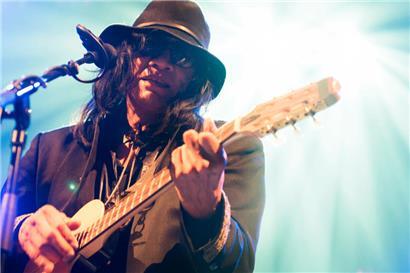 Sixto Rodriguez 2013 bei einem Konzert in den Niederlanden.w
