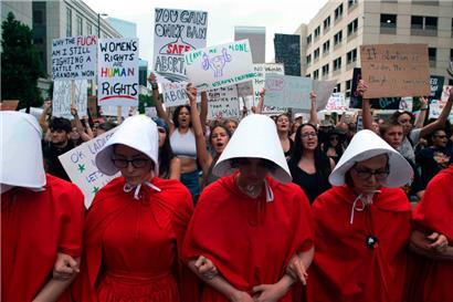 „Skandalös“ und „destabilisierend“: Quer durch die USA gibt es Proteste gegen die Richterentscheidung
