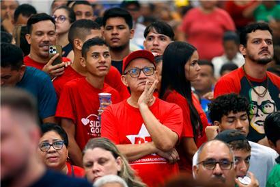 Skeptische: Was bringt die COP? Anhänger von Brasiliens Präsident Lula da Silva bei der Einweihung des Nova Doca Linear Park in Belém. 
