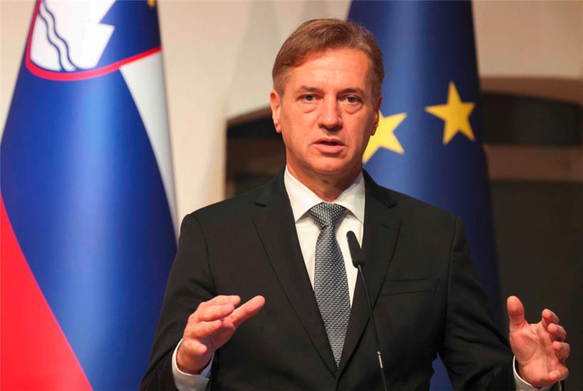 Sloweniens Regierungschef Robert Golob beteuert, ein neues Gesetz zur Drohnenüberwachung  hätte „nicht den Kampf gegen die Roma, sondern gegen die Kriminalität zum Ziel“
