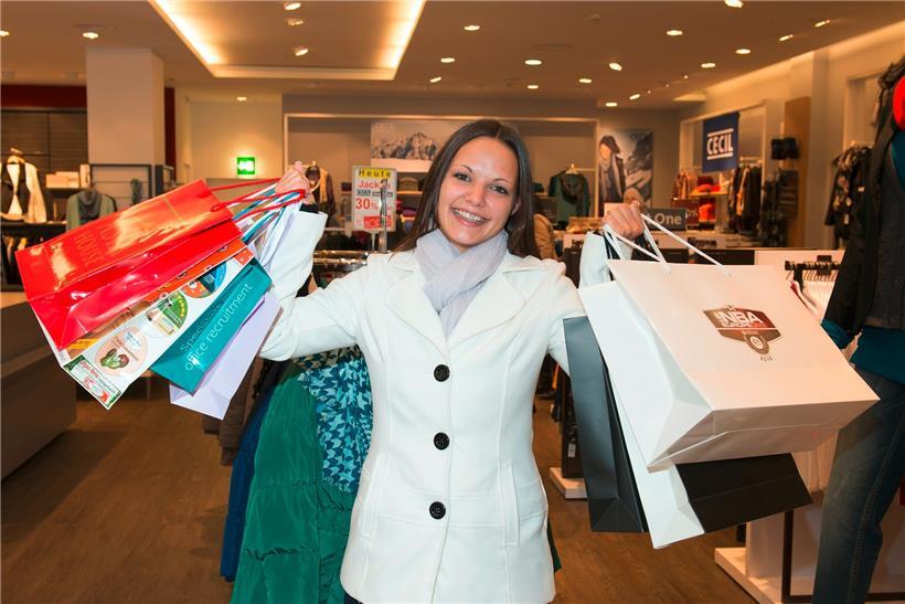 So ein Tag, so wunderschön wie heute: Damit der Shopping-Ausflug zum vollen Erfolg wird, hat unser Leser ein paar Tipps. (Ja, das Foto ist etwas älter. Ohne Maske kommen Sie heute nicht weit.)
