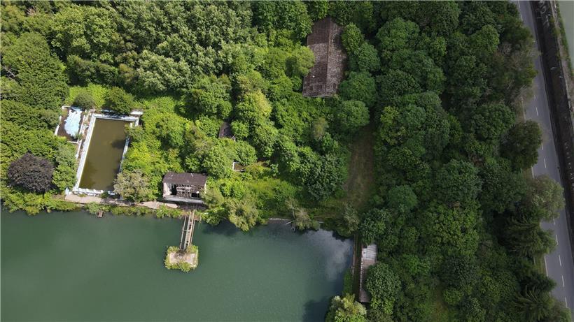 So sieht das ERA-Freibad heute aus der Vogelperspektive aus. Rechts die Straße nach Audun-le-Tiche. 
