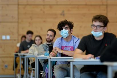 So wie hier am Escher Lycée Hubert Clément müssen die Schüler bislang viel Abstand halten – der entsprechende Platz stammt auch aus dem A/B-System
