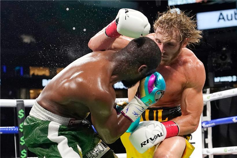 Social-Media-Star Logan Paul hat im Show-Boxkampf gegen den ehemaligen Weltmeister Floyd Mayweather über die kompletten acht Runden durchgehalten
