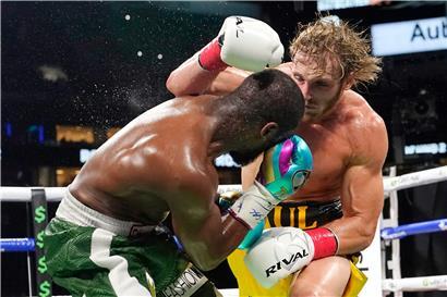 Social-Media-Star Logan Paul hat im Show-Boxkampf gegen den ehemaligen Weltmeister Floyd Mayweather über die kompletten acht Runden durchgehalten
