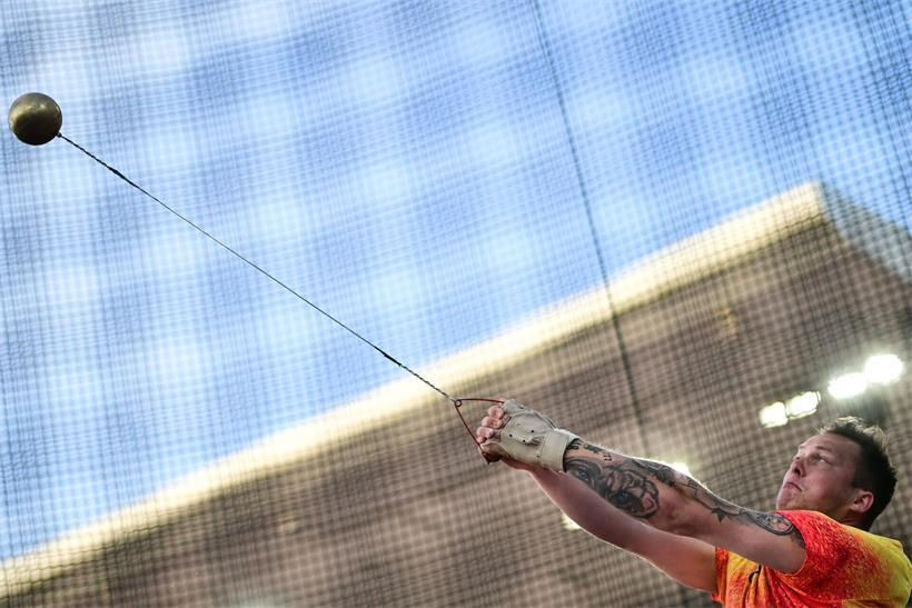 Charles de Ridder: Der Luxemburger Hammer-Rekordhalter als Trainer bei der EM Sören Klose belegte bei der EM im Finale den sechsten Platz