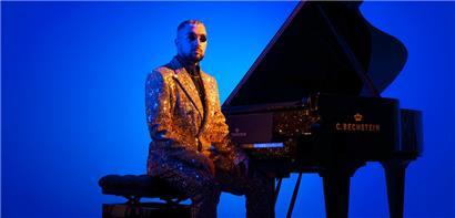Sofiane Pamart opère une synthèse: rendre le piano classique accessible sans la facilité, combiner exigence musicale et portée populaire
