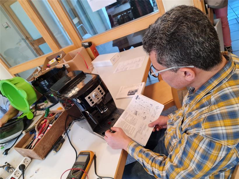 Sogenannte Repaircafés, wie sie auch in Luxemburg organisiert werden, sollen unterstützt werden
