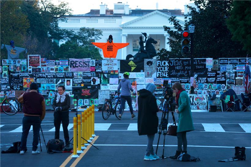 Solange nicht feststeht, wer in den kommenden vier Jahren im  Weißen Haus wohnt, wollen sich die meisten europäischen Politiker nicht zu voreiligen Reaktionen hinreißen lassen
