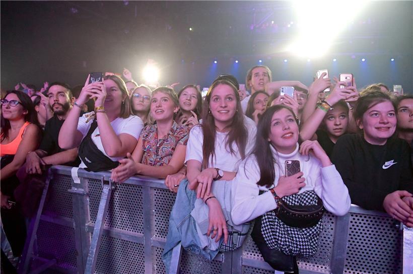 Solches Gedränge ist erst mal unmöglich – wohl für längere Zeit: Die erste Reihe beim „Lomepal“-Konzert in der Rockhal im November 2019
