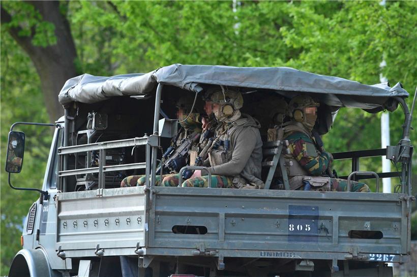 Soldaten helfen bei der Suche nach dem 46-jährigen Jürgen Conings
