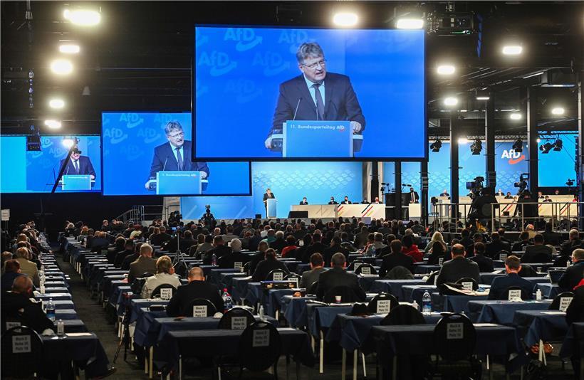 „Sollen woanders Revolution spielen“: Jörg Meuthen, einer von zwei AfD-Vorsitzenden, stellte am Sonntag die Machtfrage und rechnete mit rechten Provokateuren ab 
