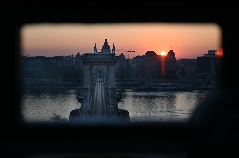 Sonnenaufgang über Budapest: Eine solche Machtkonzentration wie derzeit in Ungarn unter Premier Viktor Orban hat es in der Europäischen Union noch nicht gegeben
