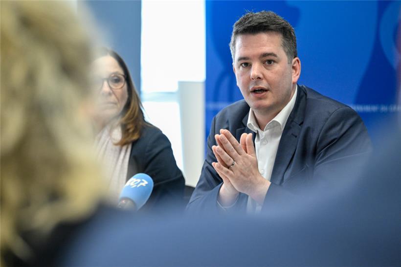 Sorgt sich nicht um die Auswirkungen von KI auf den Arbeitsmarkt der Zukunft: Wirtschaftsminister Lex Delles
