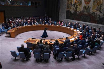 Sowohl die Zusammensetzung des UN-Sicherheitsrates als auch das Prinzip des Veto-Rechts werden seit geraumer Zeit als ein Anachronismus aus Zeiten des Kalten Krieges angesehen – allerdings nicht von den fünf ständigen Mitgliedern des Rates
