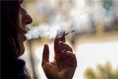 Spanien verschärft seine Rauchverbote im Freien – Luxemburg beobachtet die Entwicklungen und prüft eigene Maßnahmen zum Schutz junger Menschen
