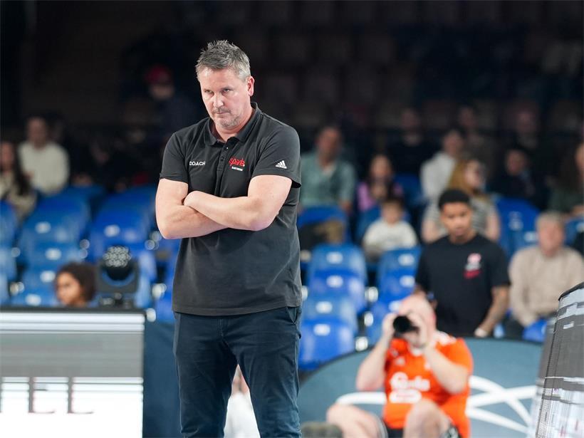 Sparta-Coach Mike Feyder verabschiedet sich nach fünf Spielzeiten von den Sparta-Damen im Handball