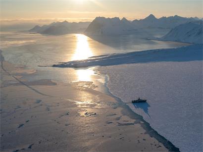 Spitzbergen im hohen Norden unterliegt einem Sonderstatus, hier darf frei gewirtschaftet werden – auch von Russland