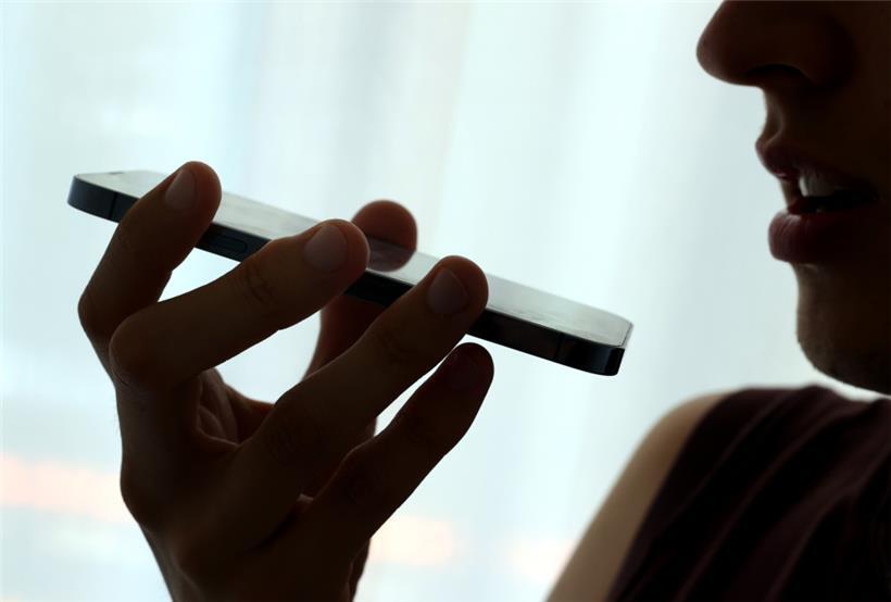 Sprachaktivierte Zahlungen sind von entscheidender Bedeutung für Menschen mit Sehbehinderungen, eingeschränkter Mobilität oder Lese- und Schreibschwierigkeiten
