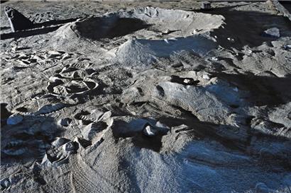 Spuren auf dem Mond: das Ispace-Testgelände für den Rover in einer Halle nahe des Luxemburger Bahnhofs 
