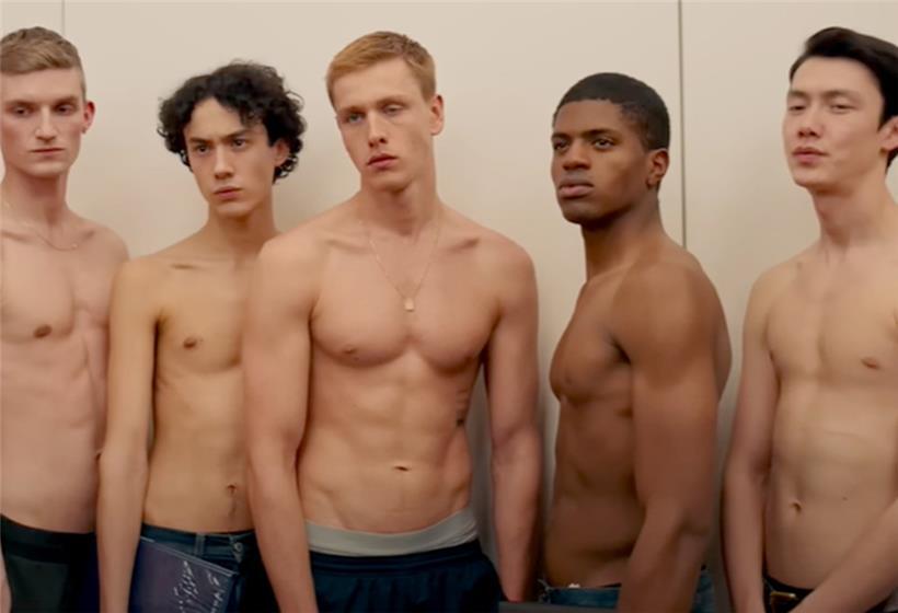 Standbild aus dem Trailer von „Triangle of Sadness“
