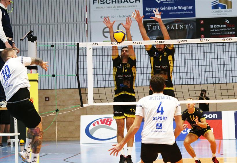 Stark im Block: Die Strassener Mannschaft setzte sich gegen Bartringen durch und zog in die zweite Runde des Challenge Cup ein
