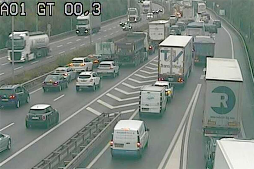 Starke Nerven und etwas mehr Zeit braucht man am Donnerstag ncht nur auf der A1 
