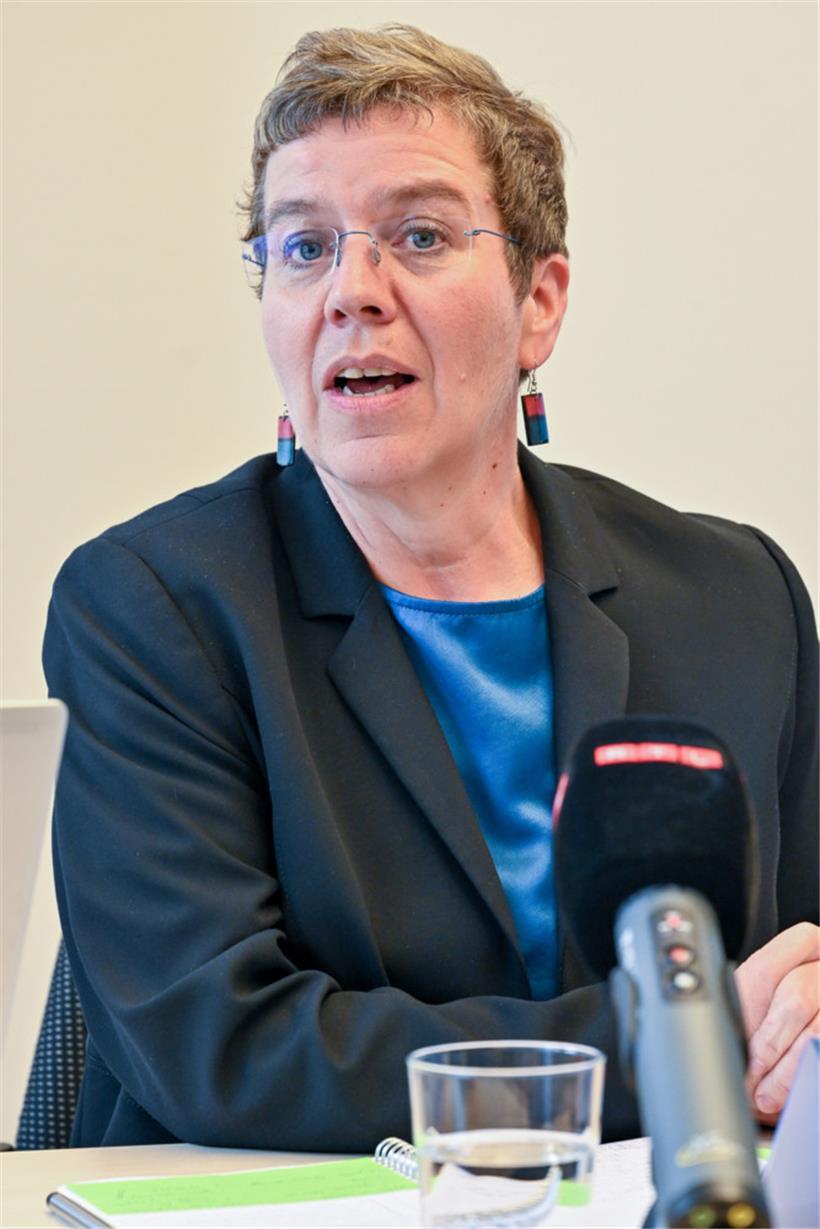 Starke Regulierung für neue Tabakprodukte: Ministerin Deprez
