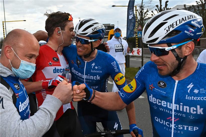 Starkes Kollektiv: Kasper Asgreen, Florian Sénéchal und Zdenek Stybar bejubeln in Harelbeke ihren Sieg
