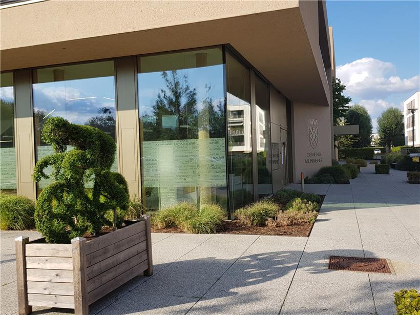 Start und Ziel vor der Gemeinde in Mondorf