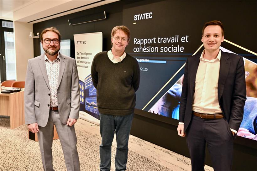 Statec-Direktor Tom Haas (r.) hat mit Guillaume Osier (l.) und Jérôme Hury (M.) Luxemburgs Sozialbarometer vorgestellt
