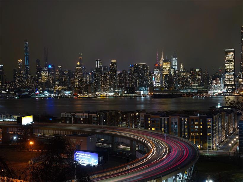 Staugefahr: Wer von Newark mit dem Auto nach New York City möchte, muss entweder durch den Lincoln-Tunnel (im Foto die Auffahrt) oder den Holland-Tunnel