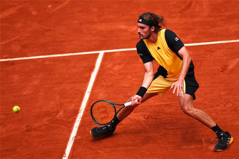 Stefanos Tsitsipas trat einen Tag vor seinem Duell mit Carlos Alcaraz bei den French Open noch im Doppel-Wettbewerb an

