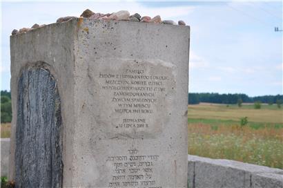 Stein auf Stein: Das Gedenken an Jedwabne spaltet Polen
