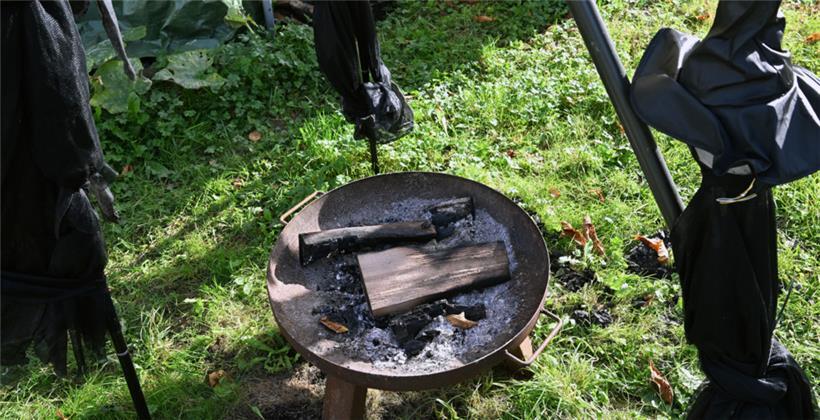 Stein des Anstoßes: die Feuerschale