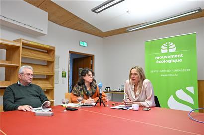 Stellen sich gegen das neue Naturschutzgesetz (v.l.): Fernand Schoos, Claire Wolff und Blanche Weber vom „Mouvement écologique“
