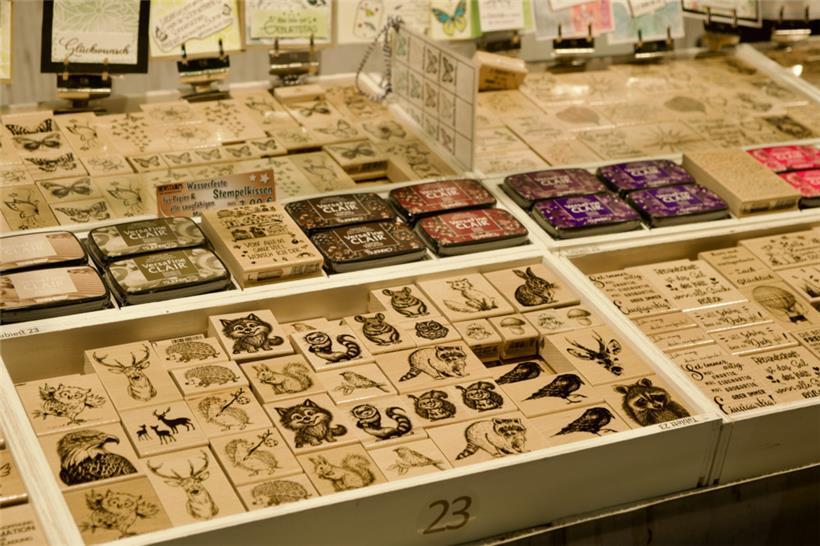 Stempelmotive bringen originelle Ideen auf Stoff, Papier und sogar Gebäck
