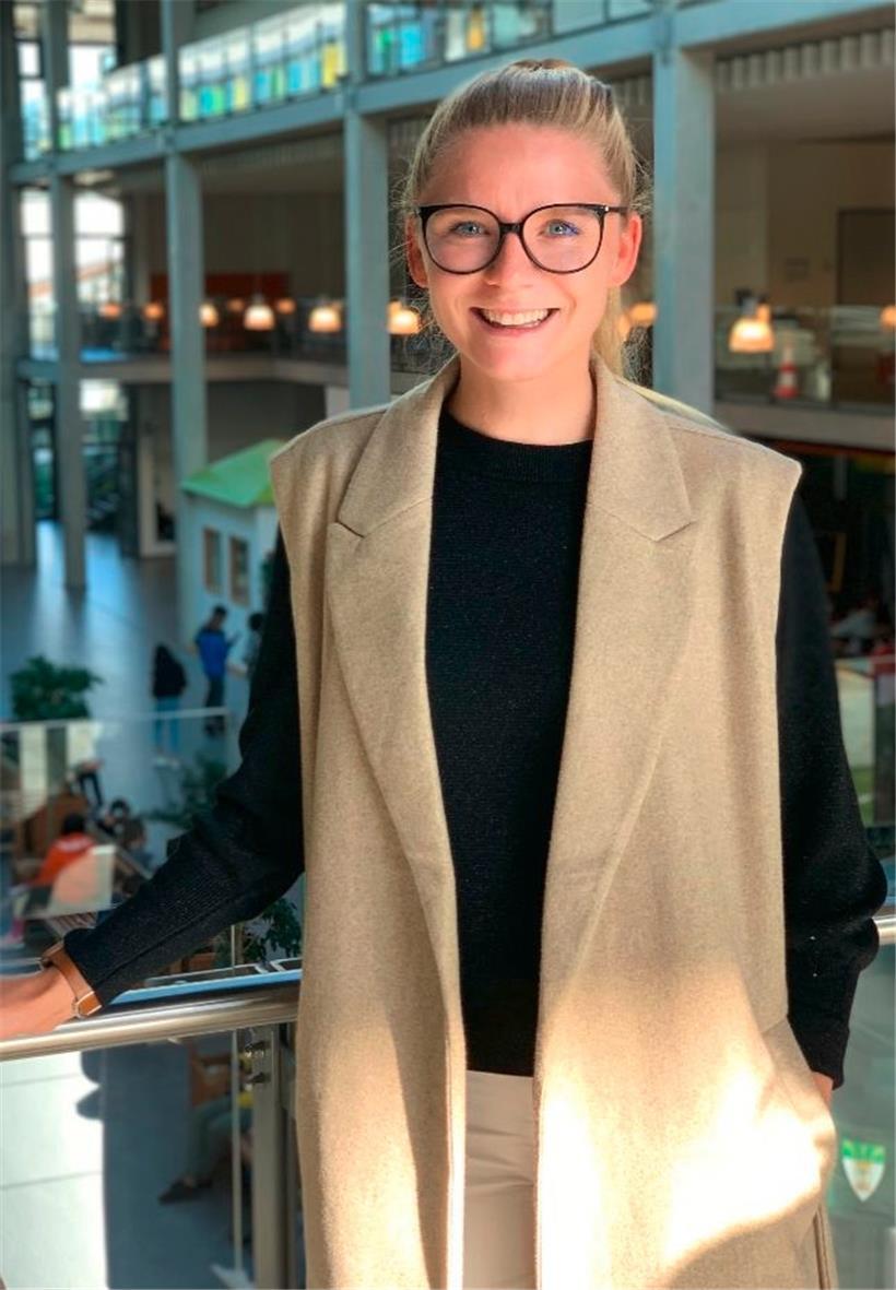 Stéphanie Heuertz wird aus ihrem neuen Buch „D‘Lisi an de Lou entdecke Lëtzebuerger Spréchwierder“ vorlesen
