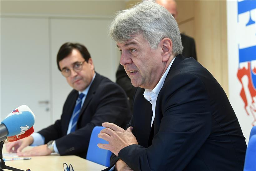 Steve Heiliger (CGFP-Generalsekretär, links) und Romain Wolff (CGFP-Präsident des Nationalkomitees) verstehen die Vorwürfe der Regierung nicht und kritisieren insbesondere das Vorgehen von Premier Xavier Bettel zum Thema Privatisierungstendenzen der Schulen
