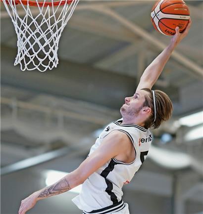Steve Lanners sieht die Stärken des T71 Düdelingen in der tief besetzten Bank
