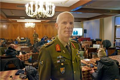 Steve Thull (hier im Presseraum auf der Airbase in Ramstein) ist überzeugt, dass man gegenüber Russland dringend Resilienz zeigen muss

