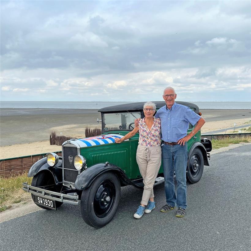 Steven Weinberg und Marie-Xavier Lassauzet an der Nordsee
