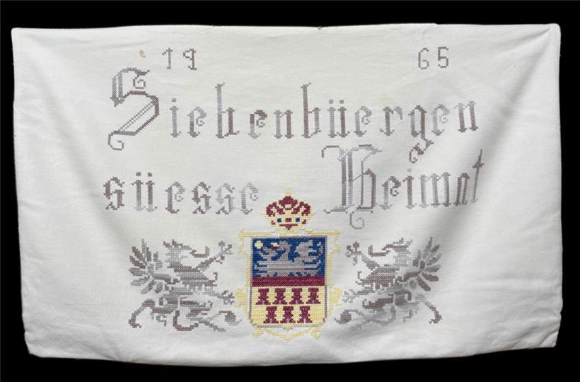 Stickerei von 1965: Dieses Motiv ist in der siebenbürgisch-sächsischen Volkskunst weit verbreitet
