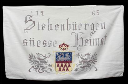 Stickerei von 1965: Dieses Motiv ist in der siebenbürgisch-sächsischen Volkskunst weit verbreitet
