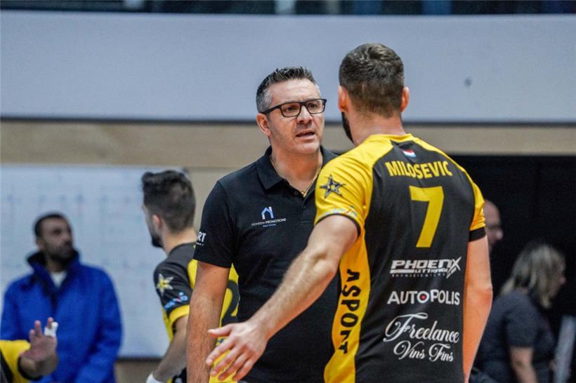 Strassen-Coach Massimo Tarantini muss seine Mannschaft wieder auf Kurs bekommen
