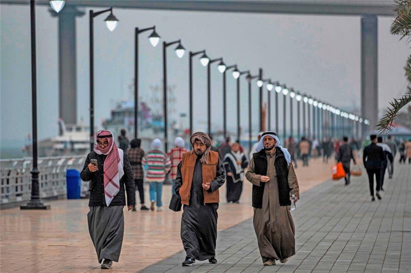 Straßenszene in Basra, einer Stadt im Süden des Irak
