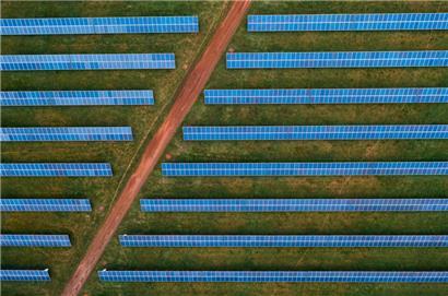 Stromgewinnung mit Solaranlagen ist günstiger als mit Atomanlagen, was auch den Stromkunden zugutekommen sollte

