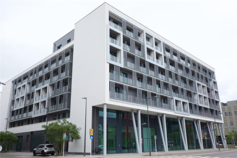 Studentenwohnungen am Boulevard des Lumières auf Belval. Es handelt sich um 204 möblierte Einzelwohnungen mit Einbauküche und eigenem Bad. Die Universität hat die Mietbedingungen geändert. Künftig werden sie nur noch für die Dauer der Regelstudienzeit vermietet.
