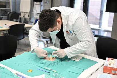 Studierende der Universität Luxemburg können im Fachbereich Medizin auf modernes Laborequipment zurückgreifen
