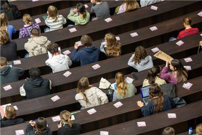 Studierende in Italien sollen ihre Klausuren nicht mit der eigenen Intelligenz gelöst haben
